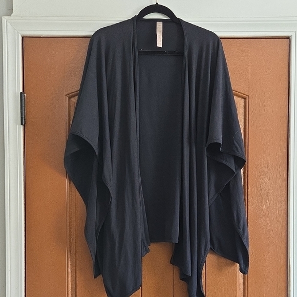 Balance Collection Women's Cozy Wrap Black One Size - Picture 2 of 3